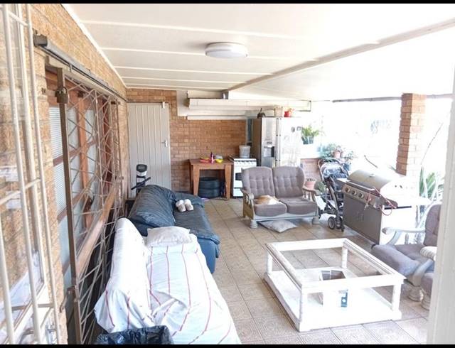 4 BEDROOM HOUSE FOR SALE IN PARKDENE